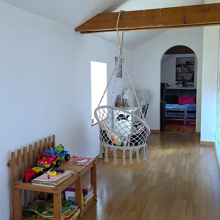 Saint-germain, 4 Pièces, 6 Personnes - Fr-1-584-92 Hébergement de vacances *